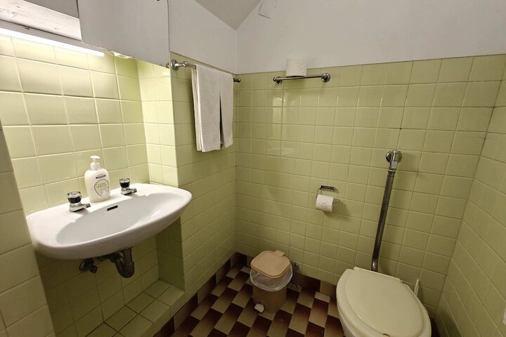 Room 108 of 141