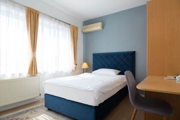 Room 3 of 33