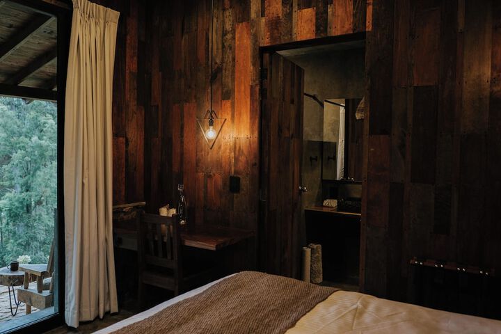 Room 36 of 250