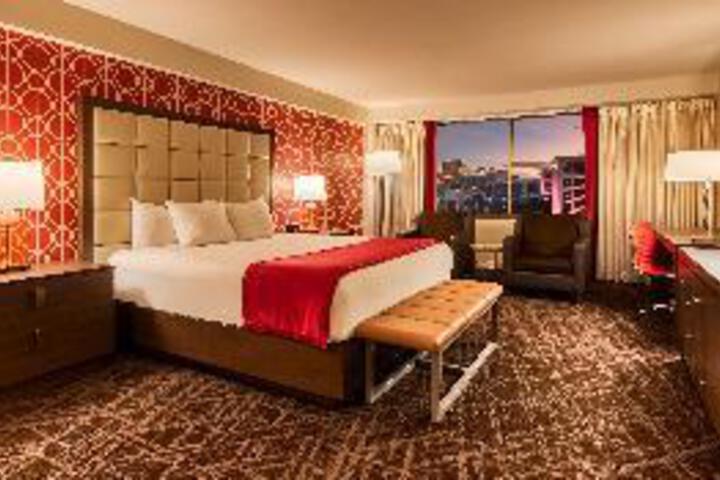 Resort Room 1 King (15 of 33)