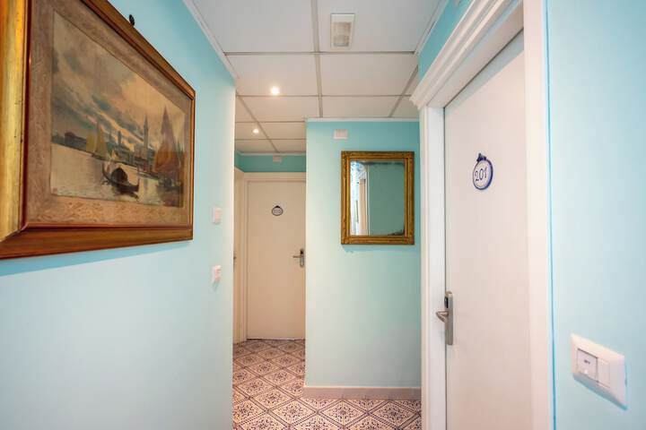 Room 53 of 82