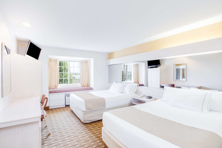 1 Queen Bed Flatsc Windst High Speed Continental Breakfast (4 of 26)