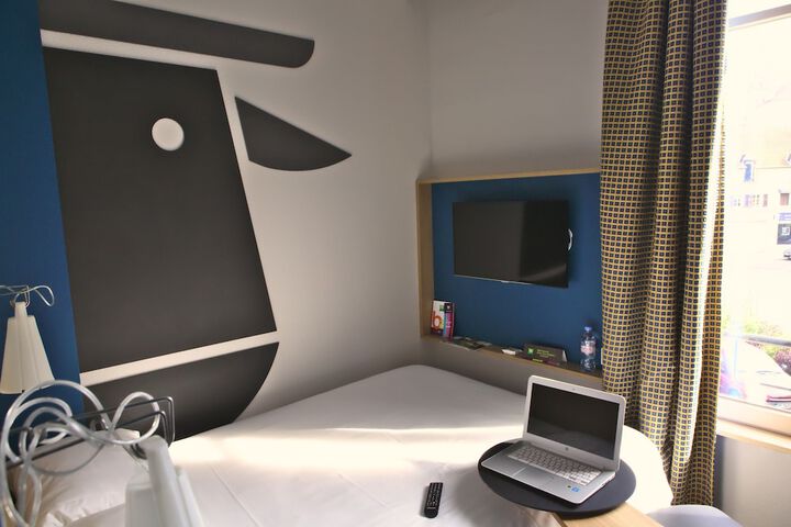 Room 5 of 52