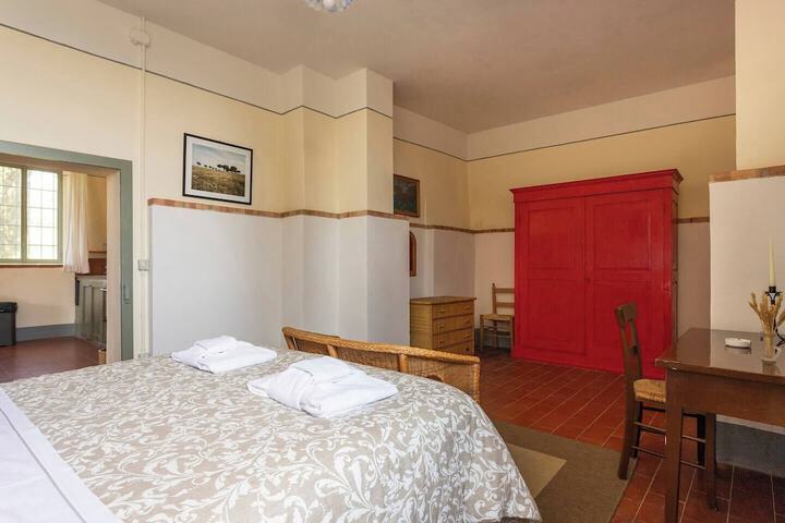 Room 62 of 227