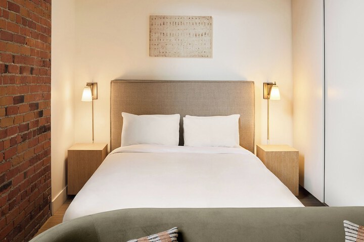 Room 21 of 69