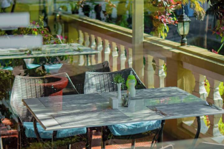 Dining 43 of 63