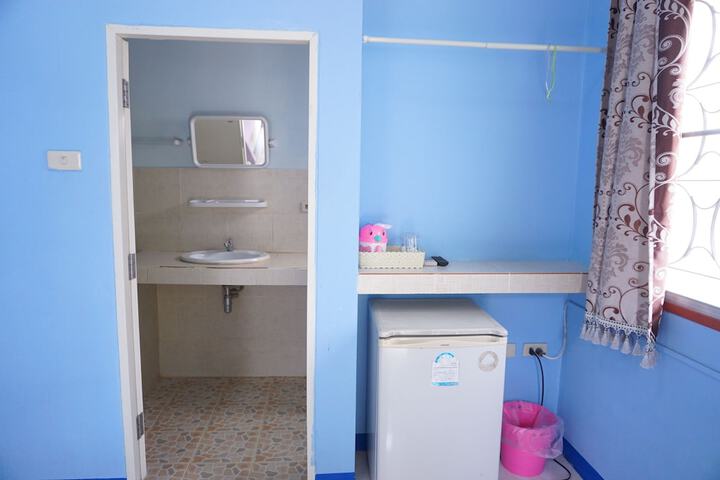 Room 13 of 42