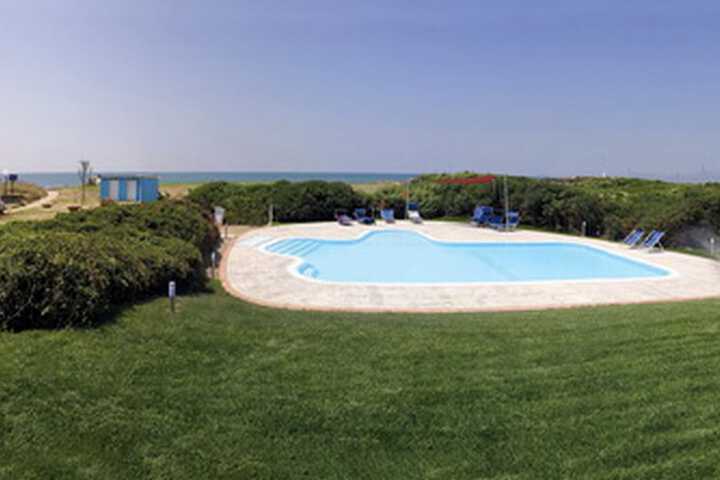 Hotel Pool