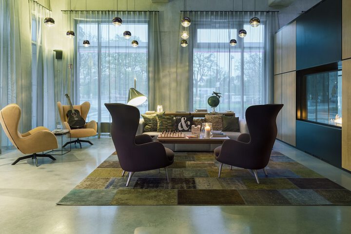Hotel Lobby