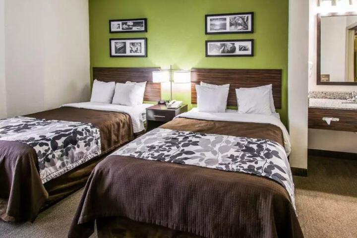 2 Double Beds (5 of 10)