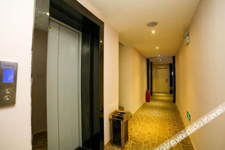Hotel Interior 7 of 27