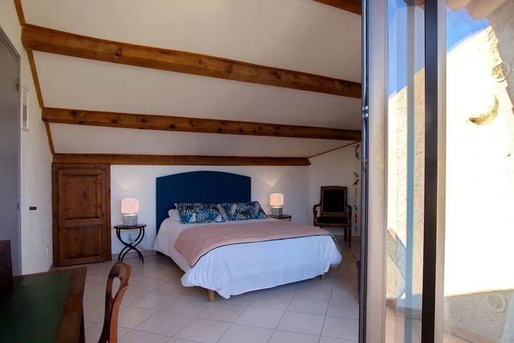Room 2 of 14
