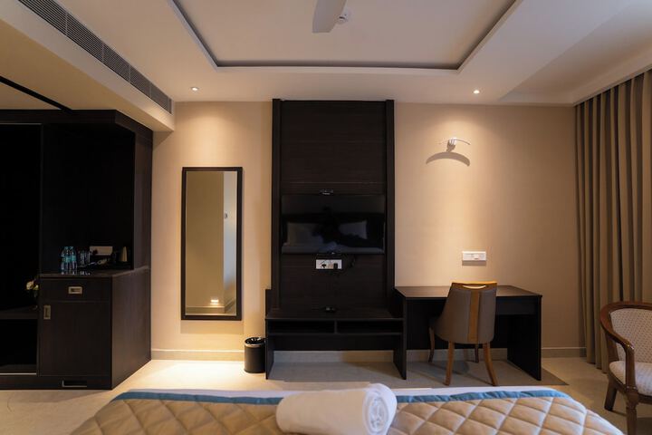 Room 18 of 34