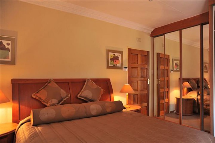Room 9 of 35