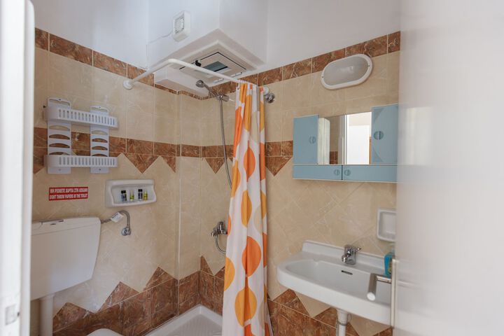Room 20 of 63