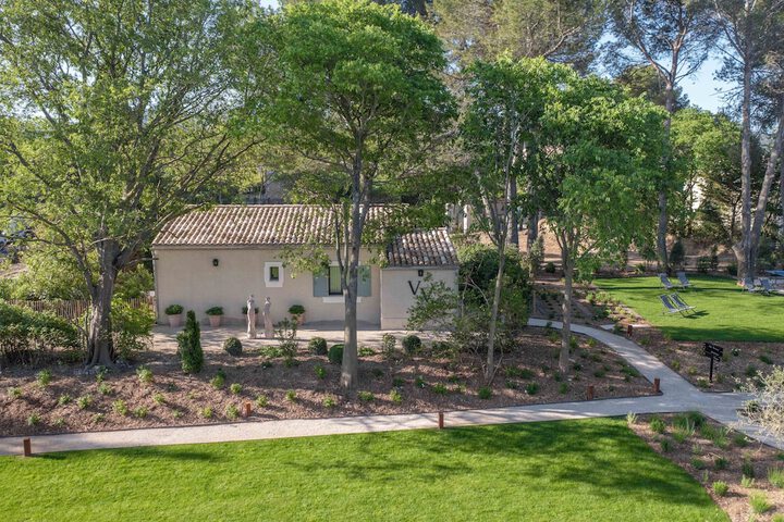 Hotel Exterior 164 of 176