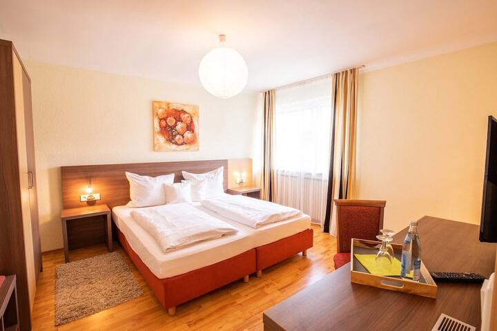Room 12 of 26