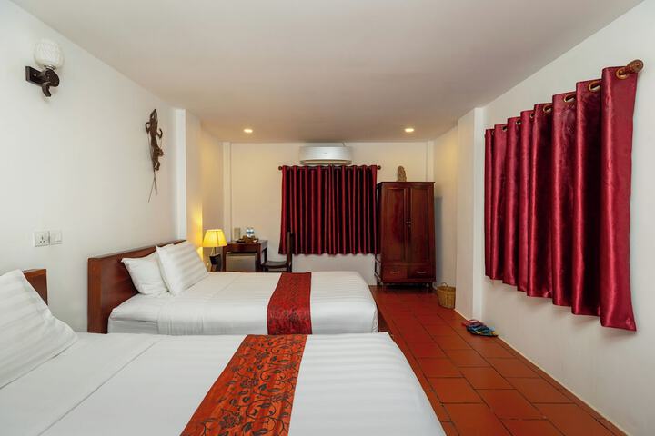 Room 6 of 75