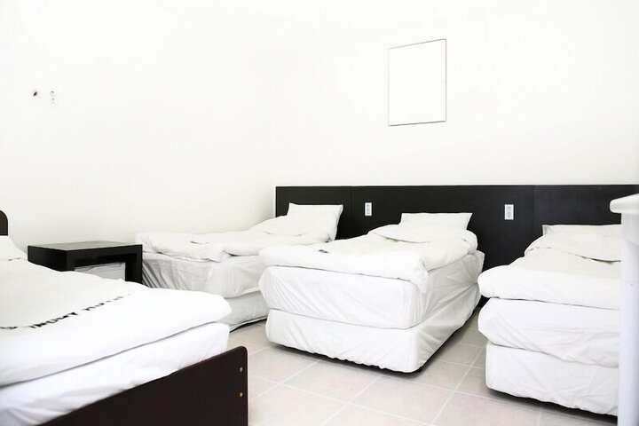Room 16 of 47