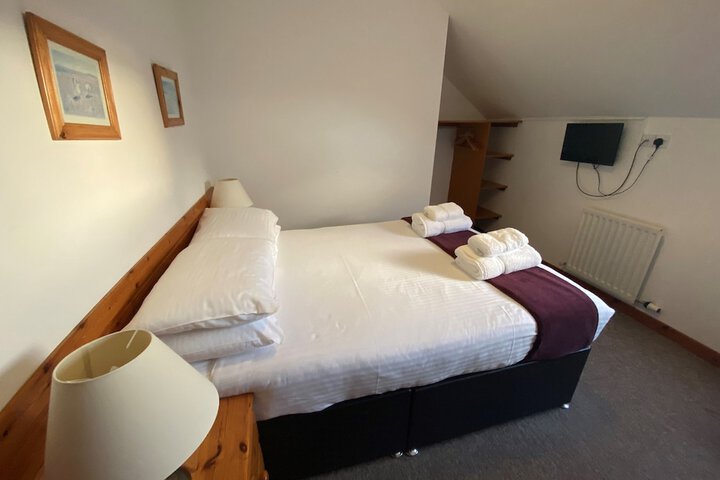 Room 53 of 112