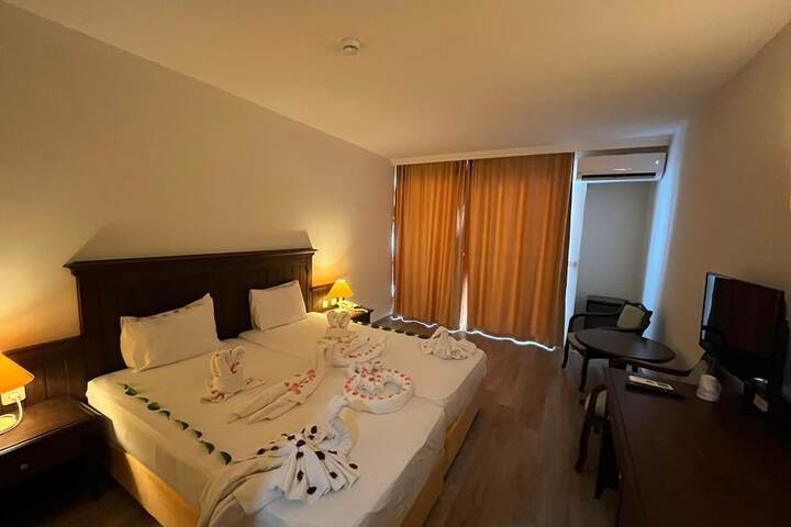 Room 14 of 40