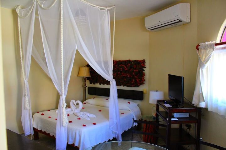 Room 9 of 34