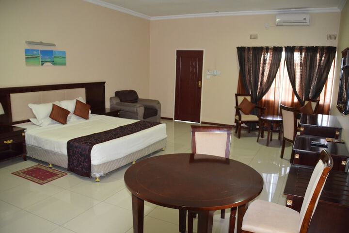 Room 9 of 71