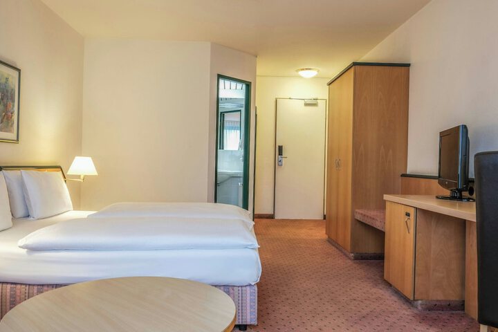 Room 40 of 78