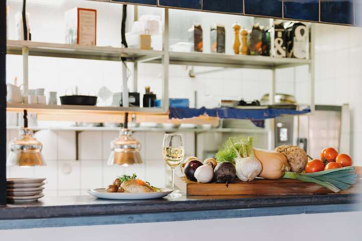 Dining 38 of 50