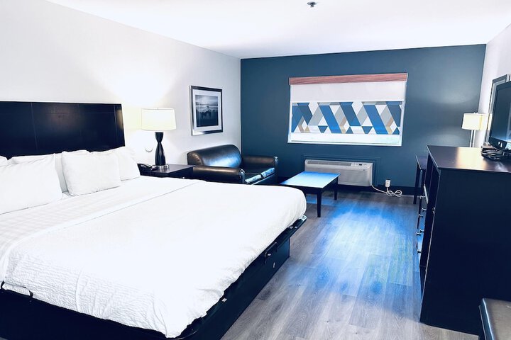 Room 12 of 33