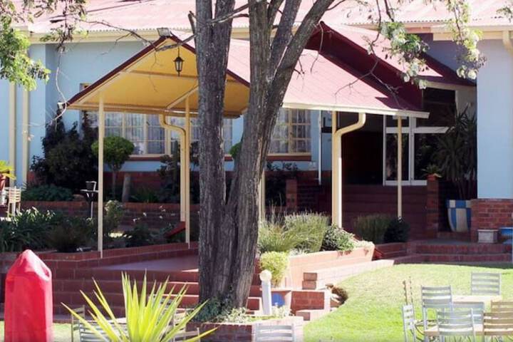 Hotel Exterior 31 of 35