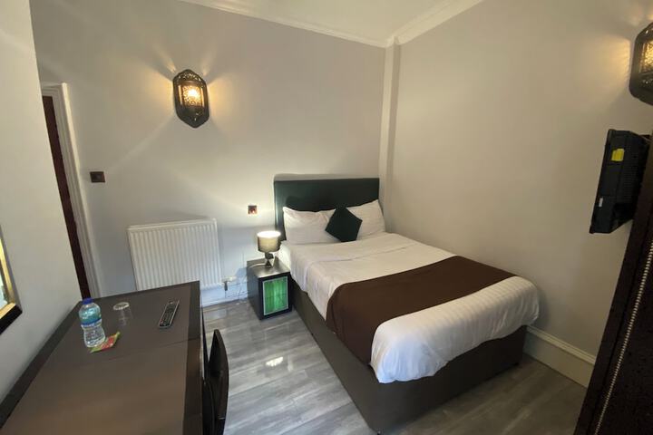 Room 47 of 86