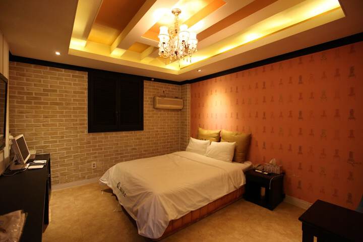 Room 40 of 52
