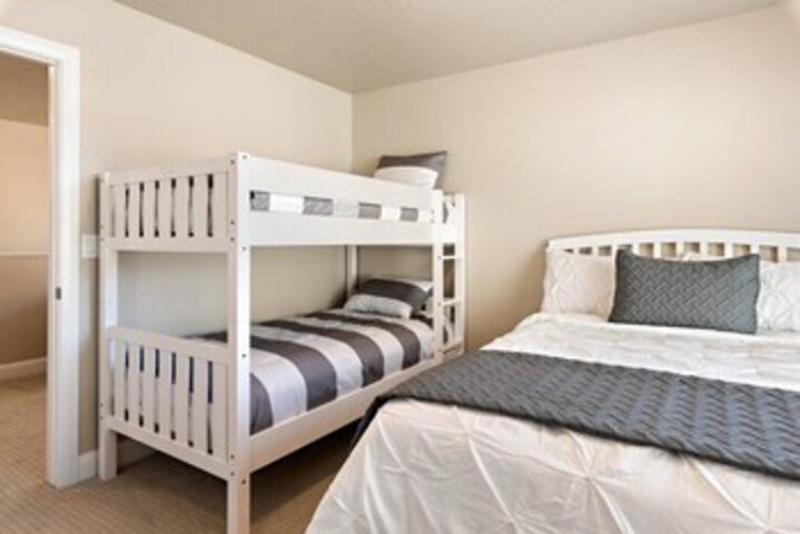 Room 44 of 48