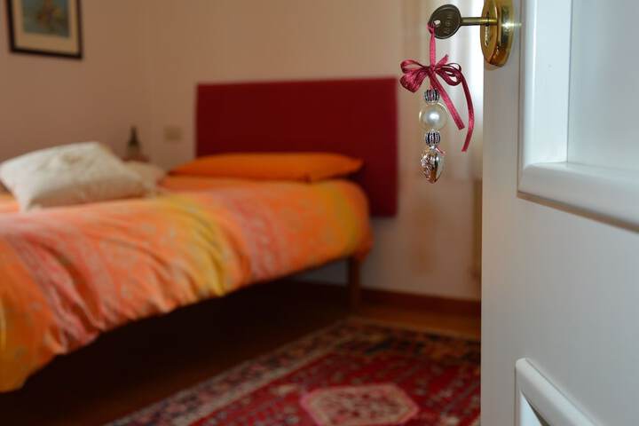 Room 3 of 20