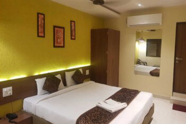 Room 35 of 54