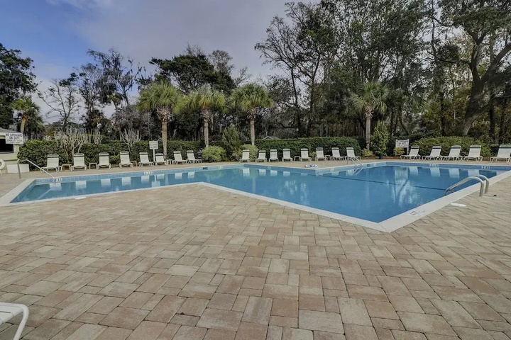 Pool 8 of 15