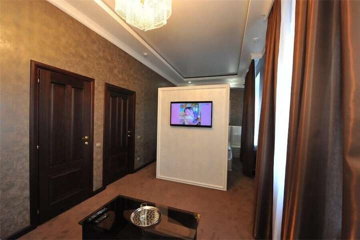 Room 21 of 33