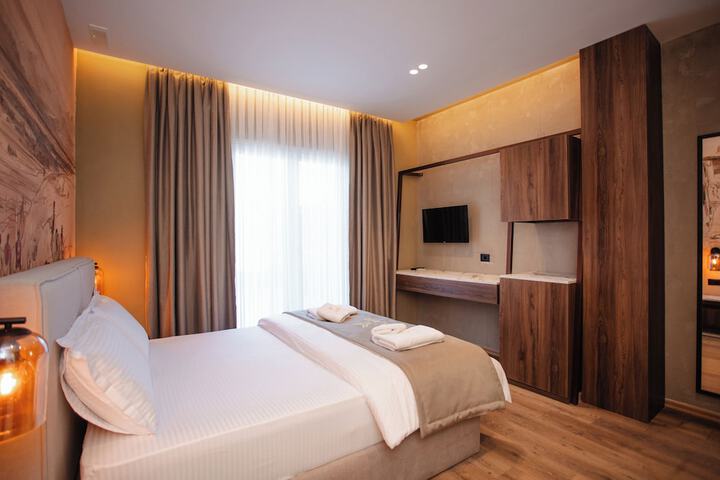 Room 3 of 24