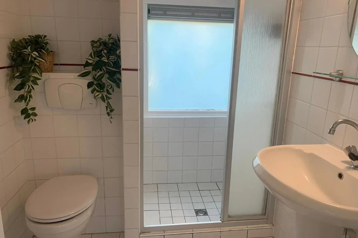 Room 8 of 22