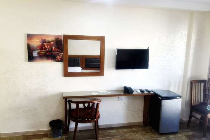 Room 3 of 27