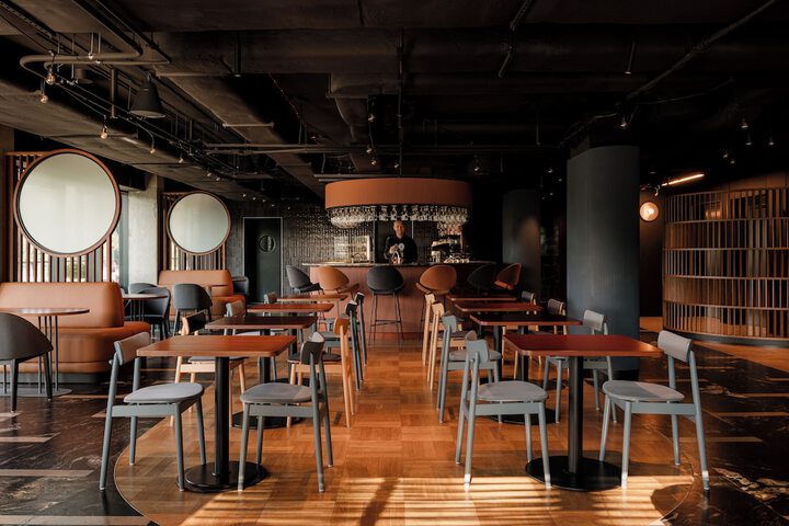 Lounge 125 of 153