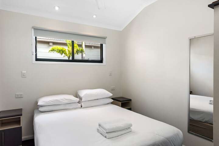 Room 14 of 80