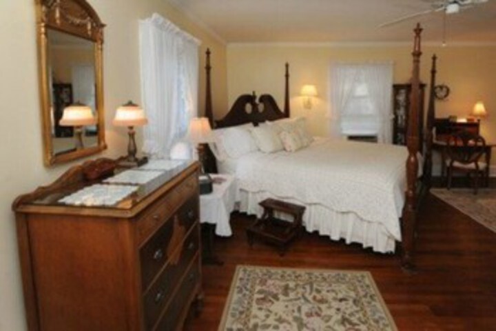 Room 21 of 43