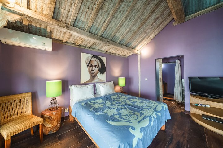 Room 4 of 37