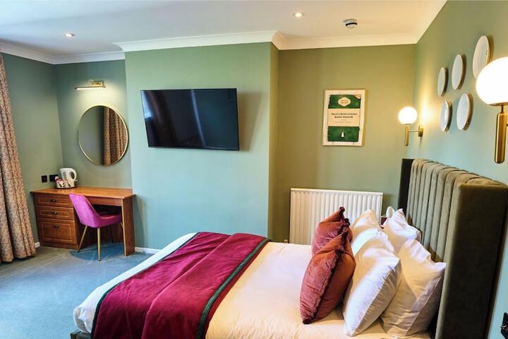 Room 12 of 19