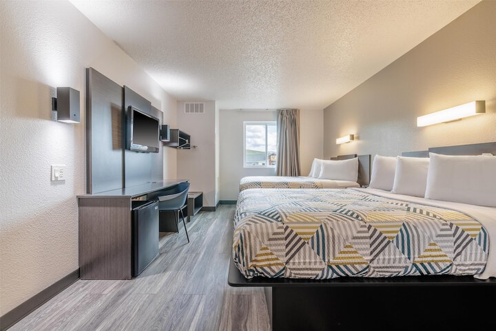 Room 11 of 24
