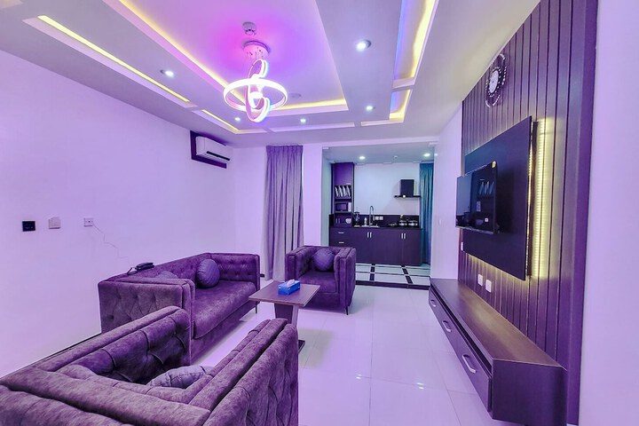 Room 17 of 30