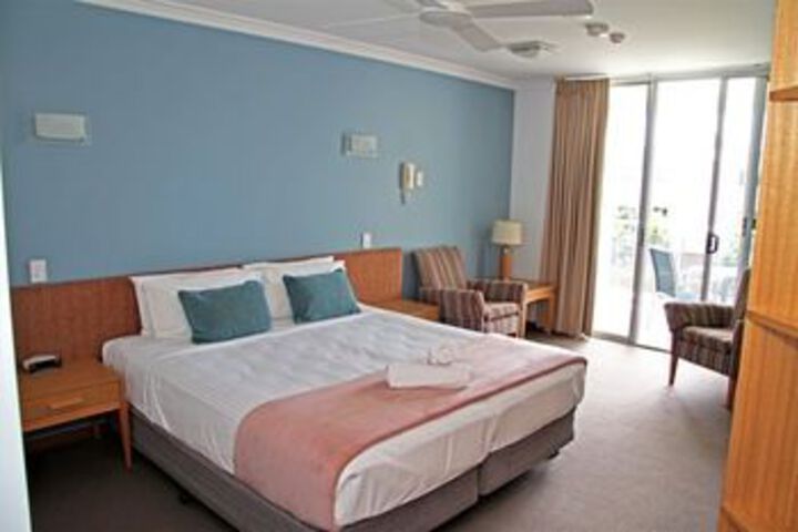 Room 30 of 107