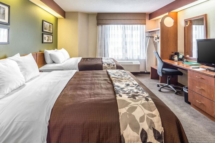 2 Queen Beds (11 of 23)